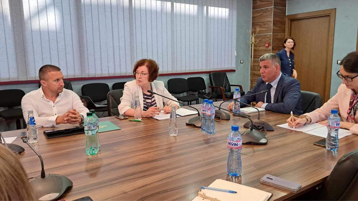 Министърът на регионалното развитие Андрей Цеков е провел важен разговор с кметовете на Троян, Самоков, Кюстендил, Петрич, Борован, Елин Пелин и Белица