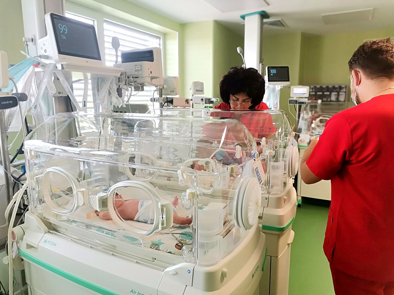 ПЛЕВЕН. Тризнаци проплакаха в най-новата клиника за майчино и детско здраве